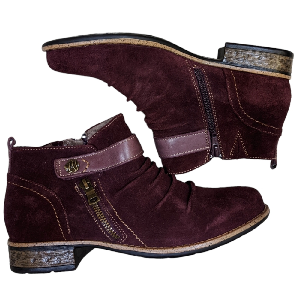 NWOT Earth Avani Suede Bootie